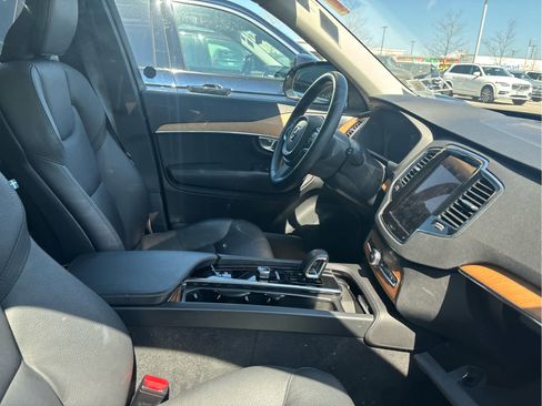 Used 2023 Volvo XC90 B6 Plus w/ Protection Package Premier AWD/4WD image 3