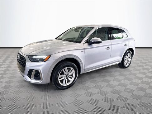 Used 2023 Audi Q5 2.0T Premium w/ Convenience Package AWD/4WD image 3