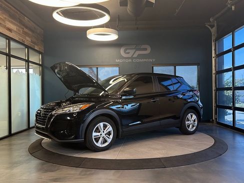 Used 2021 Nissan Kicks S FWD image 24