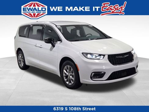 New 2026 Chrysler Pacifica Select image 12