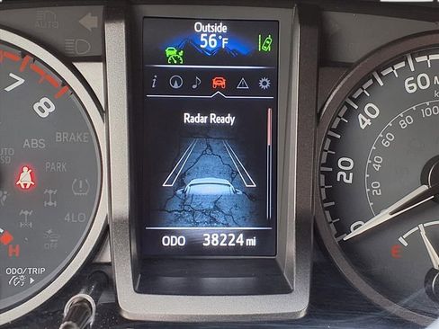 Used 2022 Toyota Tacoma TRD Off-Road image 33