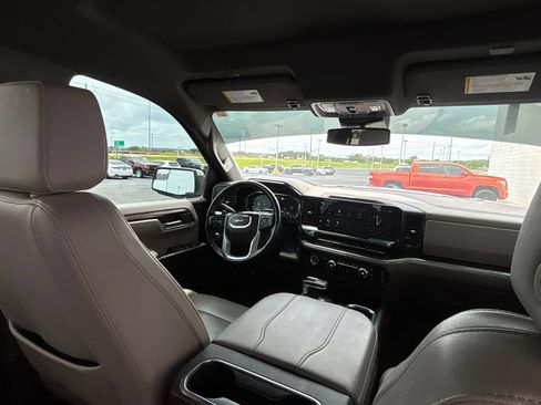 Used 2023 GMC Sierra 1500 SLT w/ SLT Premium Package AWD/4WD image 32