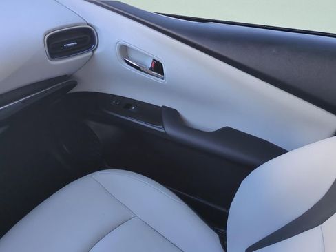 Certified 2016 Toyota Prius Four Touring w/ Premium Convenience Package image 15