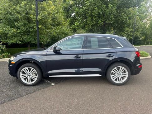 Used 2020 Audi Q5 2.0T Premium Plus w/ Premium Plus Package AWD/4WD image 2