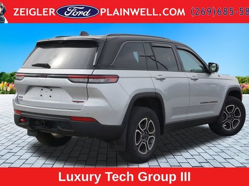 Used 2022 Jeep Grand Cherokee Trailhawk w/ ADV Protech Group II AWD/4WD image 5