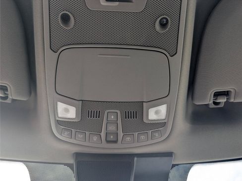 Used 2019 Ford F150 Lariat w/ Equipment Group 502A Luxury AWD/4WD image 33