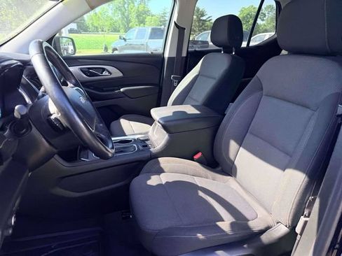 Used 2020 Chevrolet Traverse LT FWD image 18