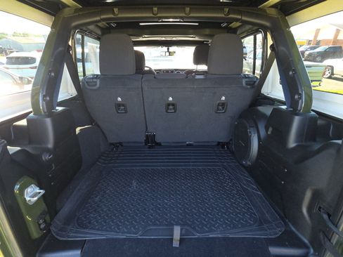 Used 2023 Jeep Wrangler Unlimited Sport w/ Sun And Sound Package AWD/4WD image 15