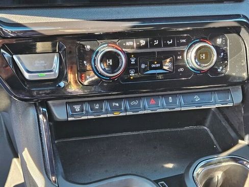 Used 2024 GMC Sierra 2500 AT4 w/ AT4 Premium Plus Package image 20