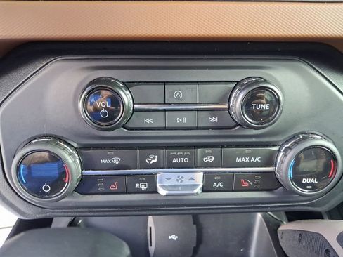 Used 2024 Ford Bronco Outer Banks AWD/4WD image 13