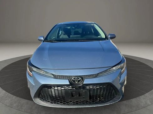 Used 2021 Toyota Corolla LE image 2