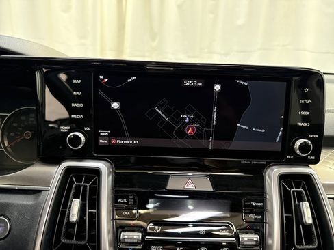 Used 2022 Kia Sorento EX w/ Panoramic Sunroof Package image 24