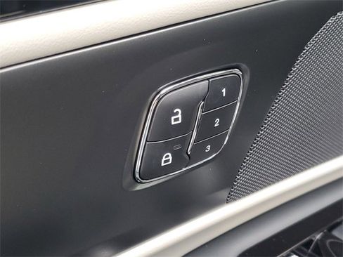 Certified 2025 Lincoln Nautilus Premier image 15