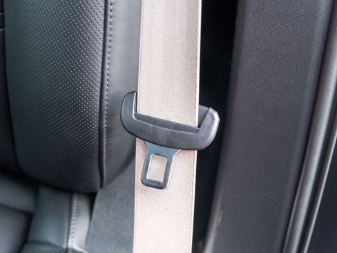 Certified 2023 Porsche Cayenne S image 19