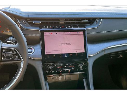 Certified 2025 Jeep Grand Cherokee Overland image 7