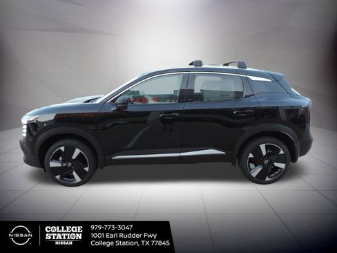 New 2026 Nissan Kicks SR image 7