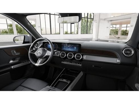 Used 2026 Mercedes-Benz GLB 250 image 6