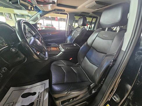 Used 2015 Cadillac Escalade ESV Premium image 35