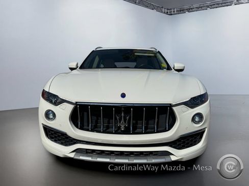 Used 2019 Maserati Levante GranLusso AWD/4WD image 9