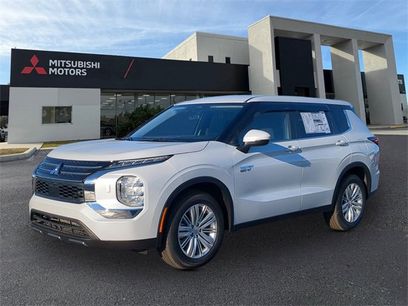 New 2025 Mitsubishi Outlander ES