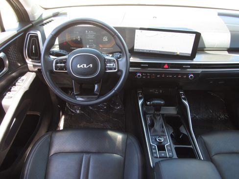 Used 2024 Kia Sorento S AWD/4WD image 16