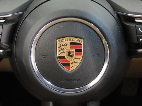 Certified 2026 Porsche Macan AWD/4WD image 21