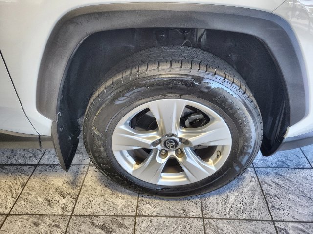 Used 2019 Toyota RAV4 XLE w/ Convenience Package AWD/4WD image 10