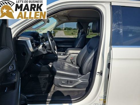 Used 2023 Ford Expedition XLT AWD/4WD image 18