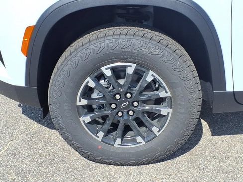 New 2026 Chevrolet Traverse Z71 w/ Driver Confidence Package AWD/4WD image 9