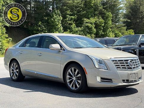 Used 2013 Cadillac XTS Luxury w/ Driver Awareness Package AWD/4WD image 8