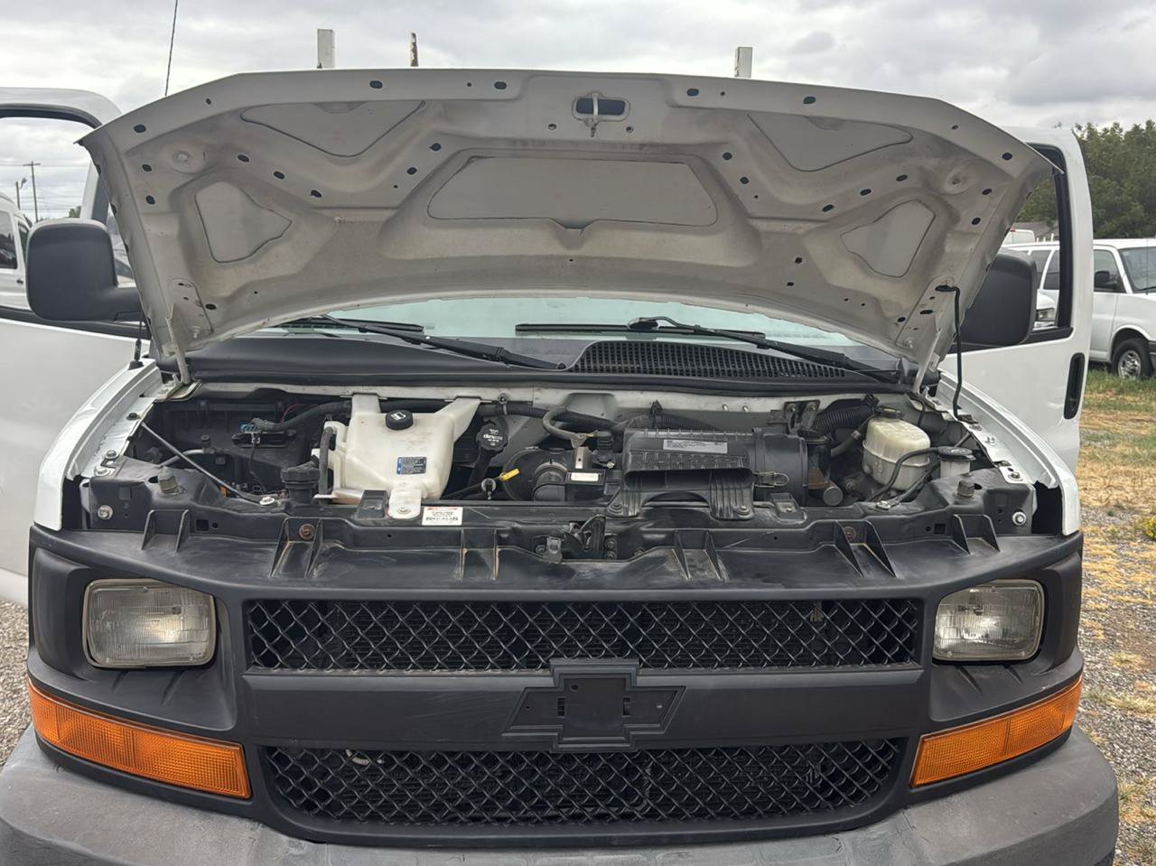 Used 2017 Chevrolet Express 2500 RWD image 29