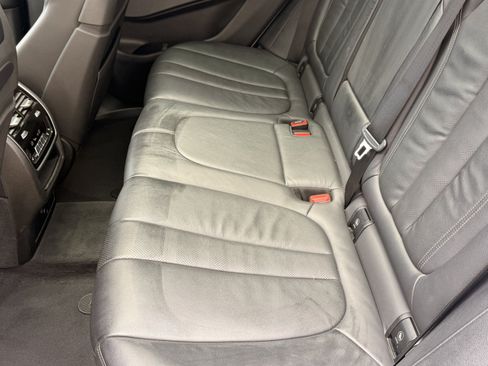 Used 2019 BMW X5 xDrive50i w/ Luxury Seating Package AWD/4WD image 15
