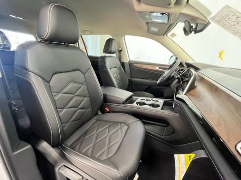New 2026 Volkswagen Atlas SE image 12