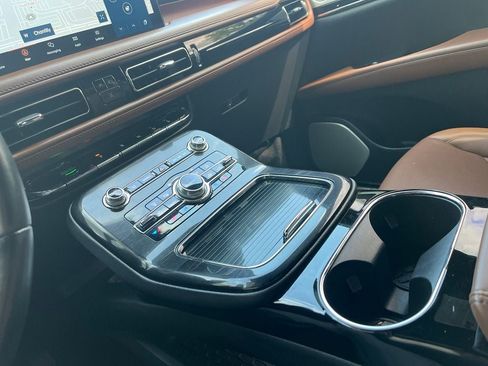 Certified 2023 Lincoln Nautilus Reserve AWD/4WD image 34