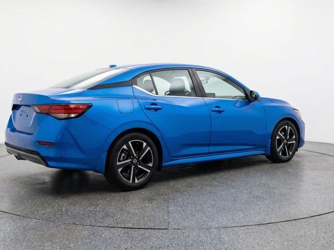 Used 2025 Nissan Sentra SV FWD image 9