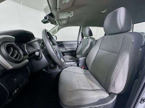 Used 2020 Toyota Tacoma SR5 image 13