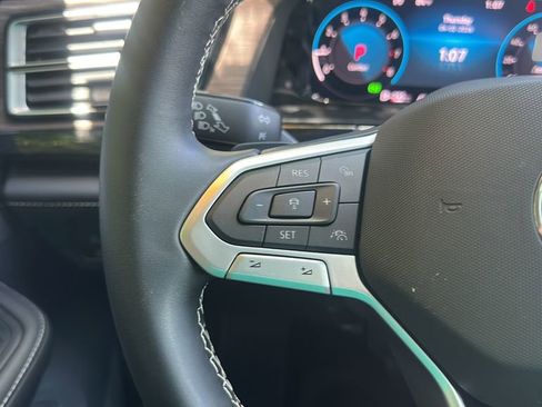 Used 2025 Volkswagen Atlas SEL image 21