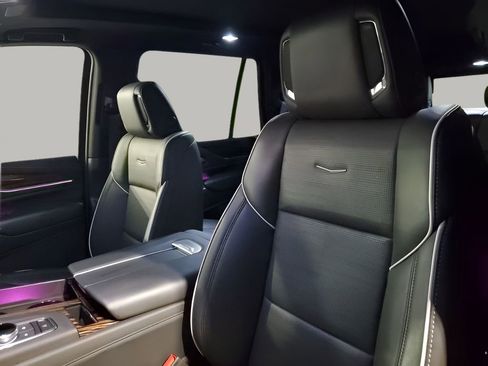 Certified 2023 Cadillac Escalade Premium Luxury image 30