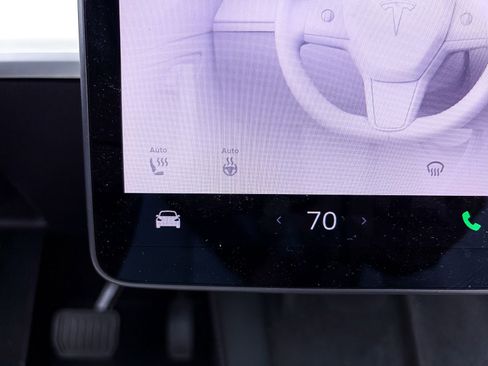 Used 2021 Tesla Model Y Long Range image 23