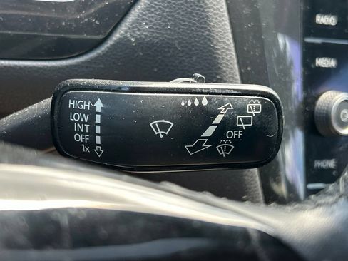 Used 2018 Volkswagen Tiguan SE FWD image 29