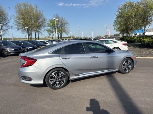 Used 2018 Honda Civic EX-T image 7
