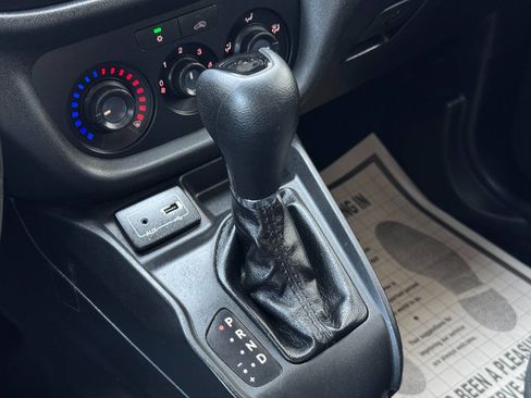 Used 2016 RAM ProMaster City Tradesman FWD image 27