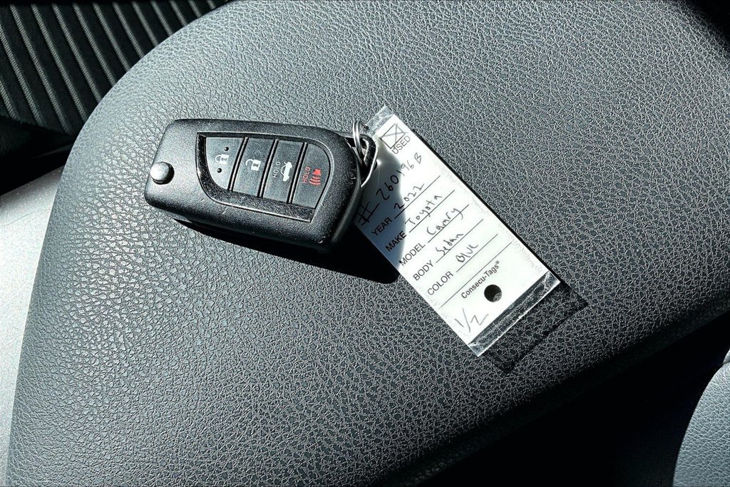 Used 2022 Toyota Camry SE w/ Carpet Mat Package (TMS) FWD image 26