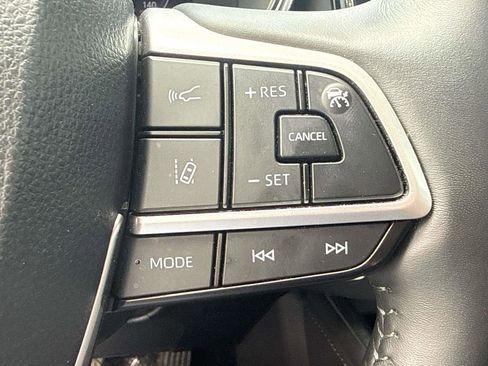 Used 2024 Toyota Highlander Platinum FWD image 21