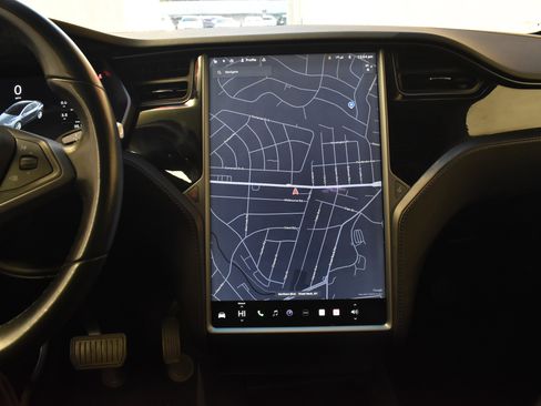 Used 2018 Tesla Model X 75D image 33