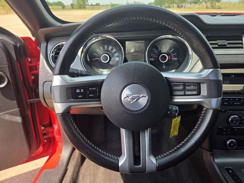 Used 2013 Ford Mustang Coupe RWD image 15