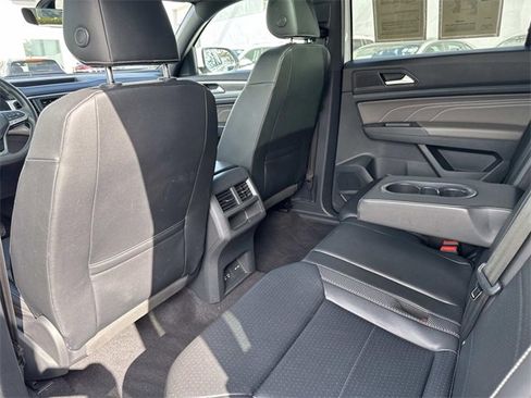 Certified 2021 Volkswagen Atlas Cross Sport SE w/ Panoramic Sunroof Package image 10