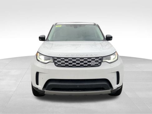 New 2025 Land Rover Discovery S image 2