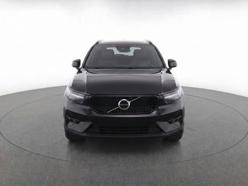 Certified 2025 Volvo XC40 B5 Plus AWD/4WD image 45