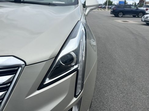 Used 2017 Cadillac XT5 Luxury w/ Driver Awareness Package AWD/4WD image 10